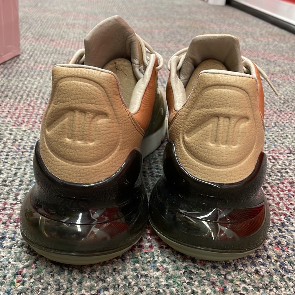 Nike - Picture 6 of 7